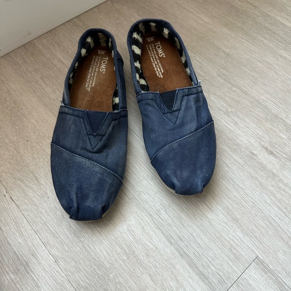 Toms Distressed Denim Sneakers Size 9 Mens Blue Jean Casual Shoes Low Tops - Picture 1 of 3